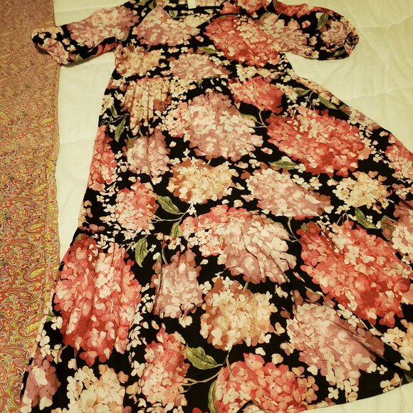 H & M Hydrangea Floral Cottage Core Maxi Dress - Picture 3 of 5